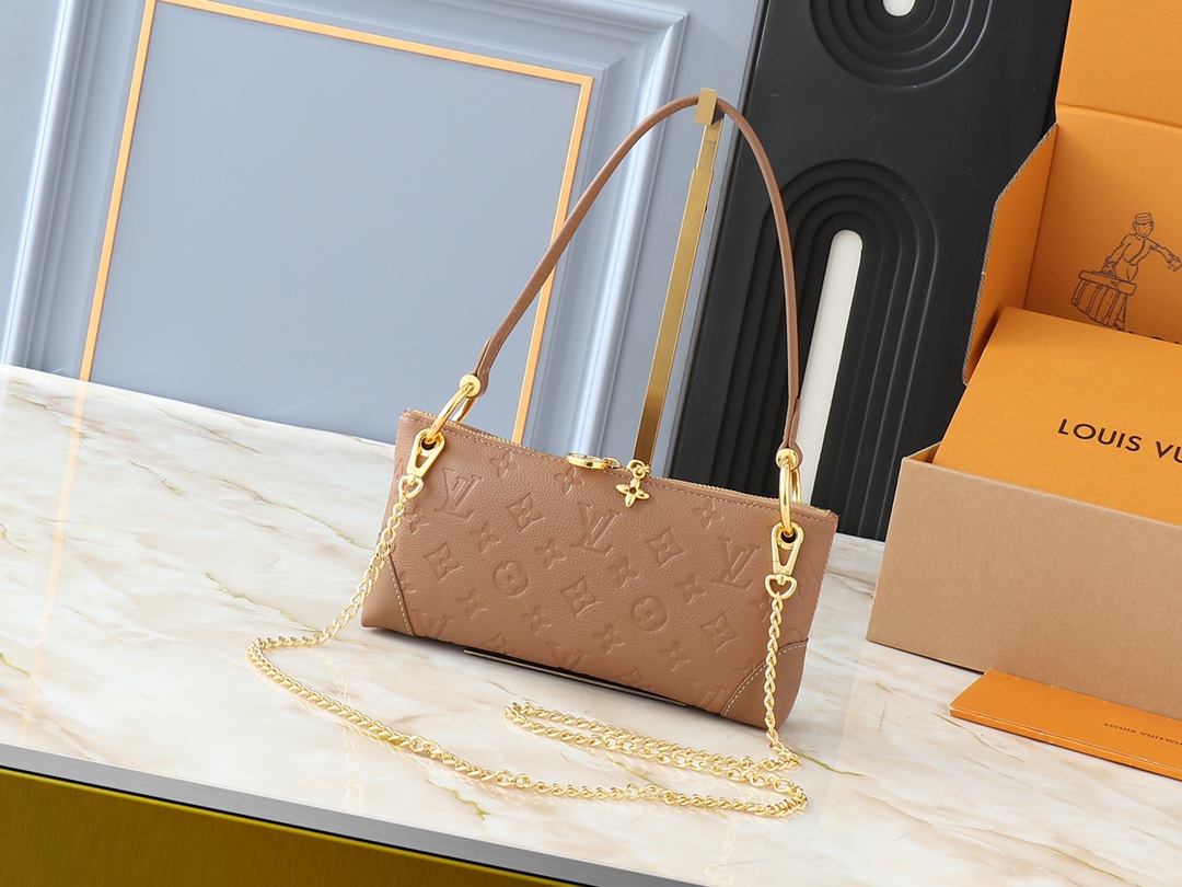 Louis Vuitton LV Classic Handbag Monogram Heritage Multiple Compartments Business Casual New Arrival